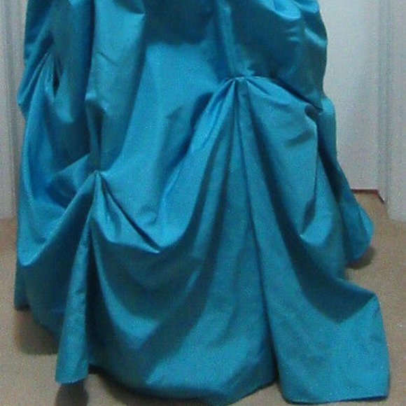 NEW gown beautiful Size ladies 7 Grad or other - Picture 6 of 9